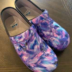 Barely worn, like new LT clogs